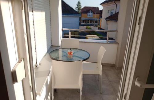 Popovaca Apartment | City Apartment with Balcony & Parking in Popovača by Destination Green Croatia