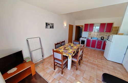 Zrce Apartment | Close to Center Apartment Poly 1 G