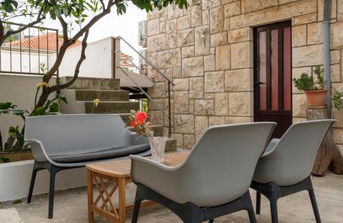 Komiza Apartment | ComeIssa