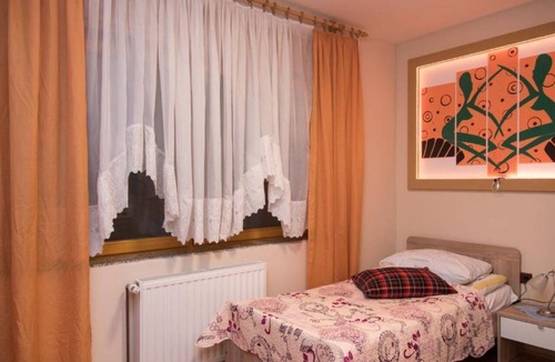 Daruvar House | Comfort Twin Room With Shared Kitchen And Bathroom