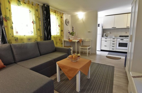 Savudrija Apartment | Comfortable accommodation in Savudrija, near the beach, Wi-Fi, garden, parking