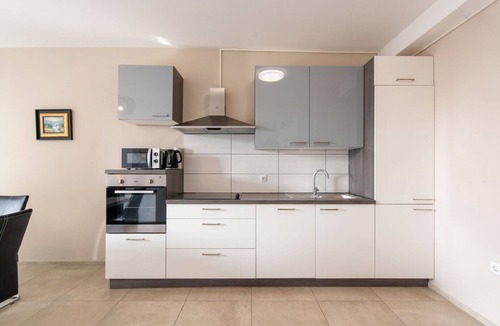 Kukci Apartment | Comfortable Apartment Amore near Poreč with Balcony for 4 Guests