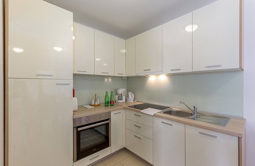 Vantacici Apartment | Comfortable Apartment Mike 5 with balcony