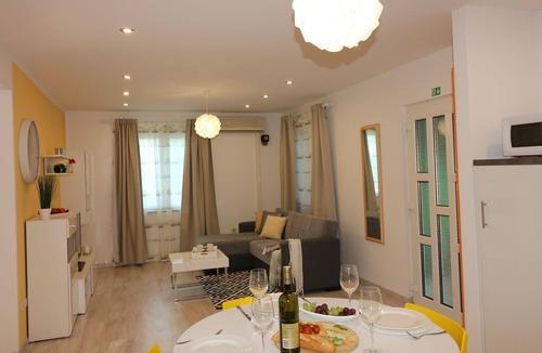 Vrvari House | Comfortable Bungalow in Poreč – Perfect for 4 to 5 Guests