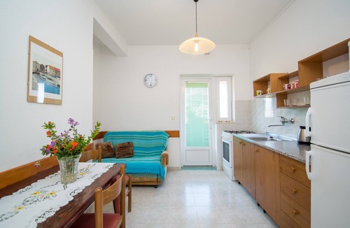 Kastel Stafilic Apartment | Comfortable Kastel Stafilic Apartment with Balcony - Two Bedroom Apartment with Balcony and Sea View