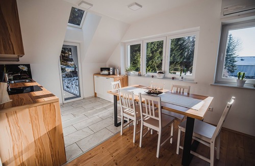Preddvor Apartment | Comfortable two bedroom apartment Rozalija - Lavanda