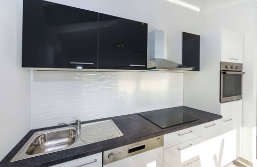Sveti Petar Apartment | Comfy Apartment in Sveti Petar na Moru with Garden