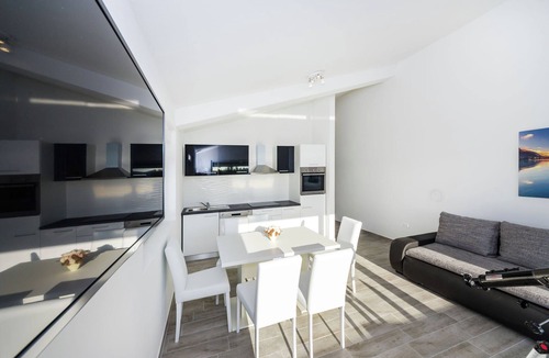 Sveti Petar Apartment | Comfy Apartment in Sveti Petar na Moru with Garden
