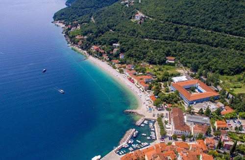 Sucici Apartment | Cosy apartment for 4 people with WIFI, A/C, TV and terrace