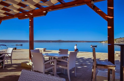 Maslenica Apartment | Cosy apartment for 4 people with WIFI, A/C, TV and terrace