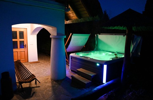 Beltinci Apartment | Cottage with IR Sauna and Hot Tub