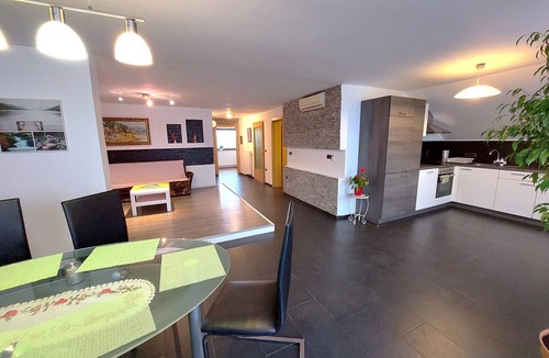 Dobrova-Polhov Gradec Apartment | Countryside Two Bedroom Apartment near Horjul