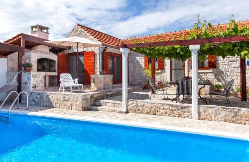 Donje Selo House | Countryside Family Villa with Private Pool