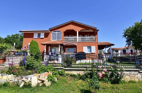 Valica Apartment | Countryside oasis in Valica