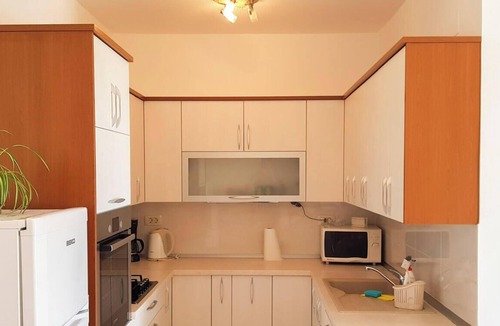 Opric Apartment | Cozy 2-bedroom apartment Near the Sea in Ika - with Terrace, AC & Free Parking