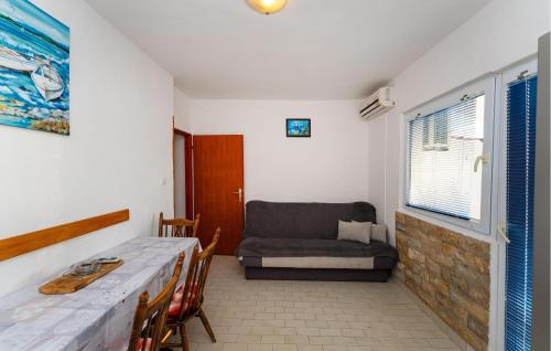 Novigrad Apartment | Cozy Apartment In Novigrad With House Sea View