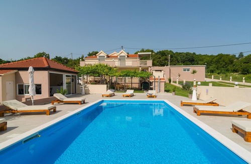 Sinj Apartment | Cozy apartment in Obrovac Sinjski