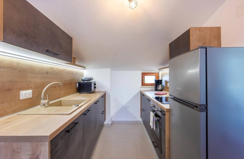 Cabrunici Apartment | Cozy apartment in Cabrunici with WiFi