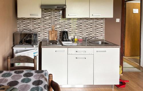 Crni Lug Apartment | Cozy Apartment In Crni Lug With Sauna