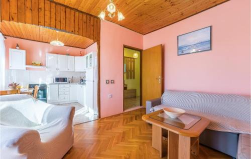 Dinjiska Apartment | Cozy Apartment In Dinjiska With House Sea View