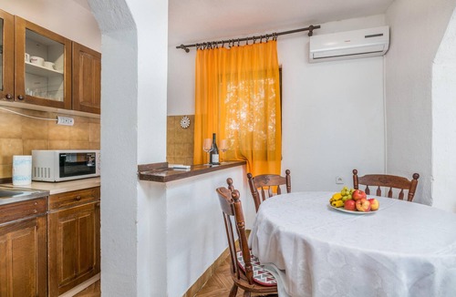 Jurandvor Apartment | Cozy apartment in Jurandvor with WiFi