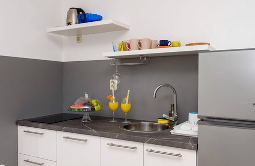Klek Apartment | Cozy apartment in Klek with outdoor swimming pool
