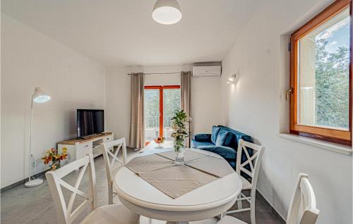 Kneza Apartment | Cozy Apartment In Kneze With House Sea View