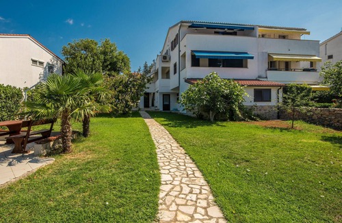 Krk Apartment | Cozy apartment in Krk with house sea view