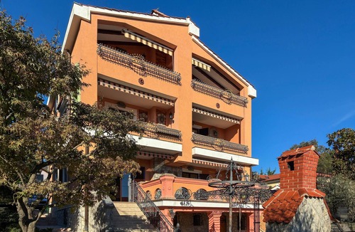 Ika Apartment | Cozy apartment in Opric with house sea view