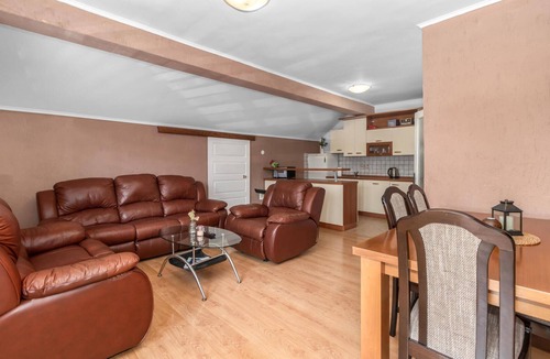 Otocac Apartment | Cozy apartment in Otocac with WiFi