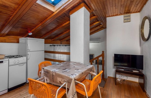 Sveti Juraj Apartment | Cozy apartment in Sveti Juraj with WiFi