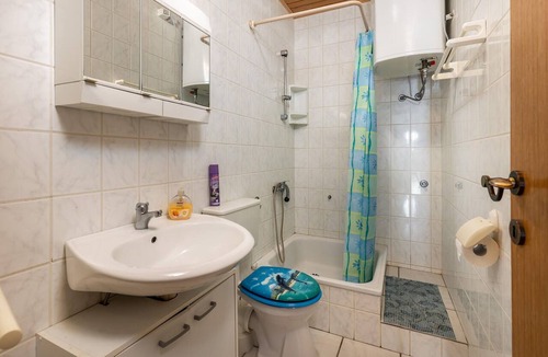 Sveti Juraj Apartment | Cozy apartment in Sveti Juraj with house sea view