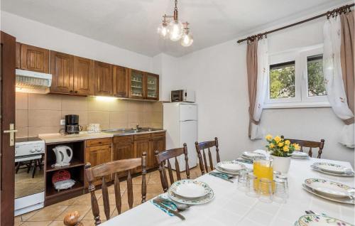 Sveti Juraj Apartment | Cozy Apartment In Sveti Juraj With House Sea View