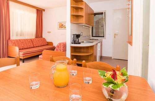 Katoro Apartment | Cozy apartment in Umag with outdoor swimming pool