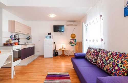 Vinjerac Apartment | Cozy apartment in Vinjerac with WiFi