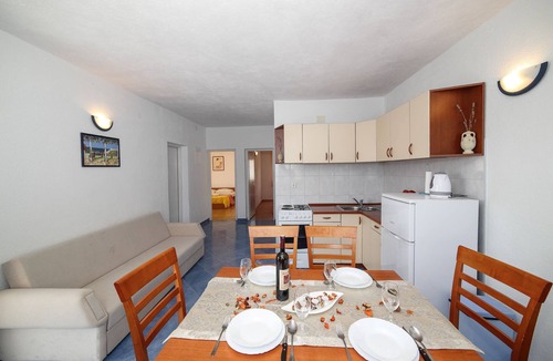 Slatine House | Cozy Beachfront Holiday Home Slatine