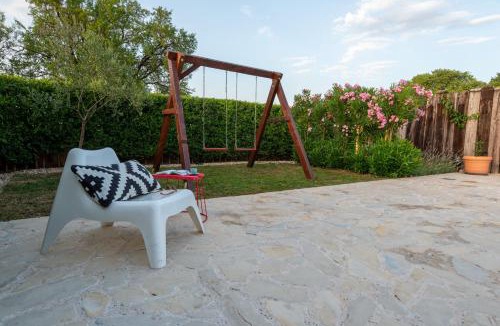 Drnis House | Cozy country home with heated outdoor pool
