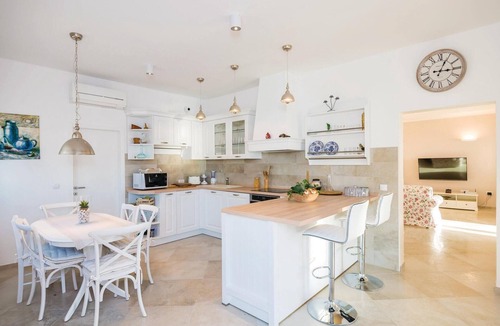 Brsecine House | Cozy home in Brsecine