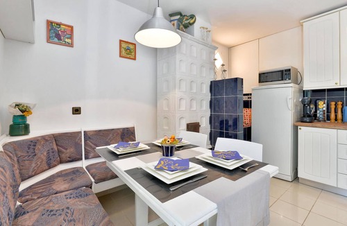 Duga Resa House | Cozy home in Donji Zvecaj with sauna