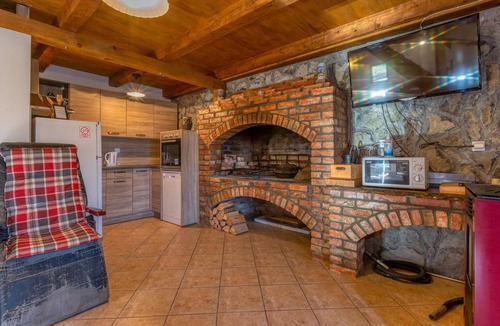 Trnovac House | Cozy home in Gospic with sauna