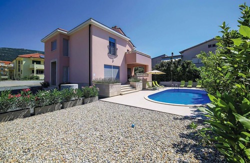 Kastela House | Cozy home in Kastel Luksic