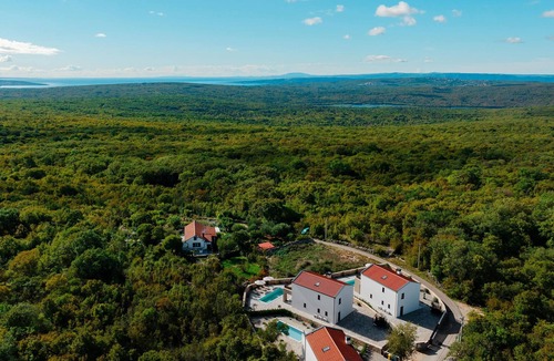Kras House | Cozy home in Kras with private swimming pool, can be inside or outside