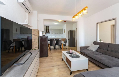 Krusevo House | Cozy home in Krusevo with house sea view