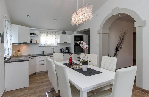 Nedescina House | Cozy home in Nedescina