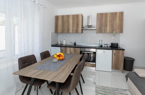 Ploce House | Cozy home in Rogotin with WiFi