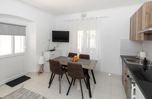 Ploce House | Cozy home in Rogotin with WiFi