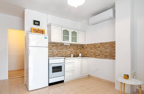 Podglavica House | Cozy home in Rogoznica with WiFi