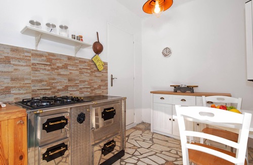 Podglavica House | Cozy home in Rogoznica with WiFi