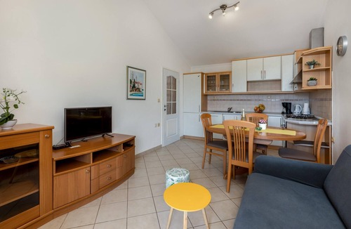 Supetarska Draga House | Cozy home in Supetarska Draga with WiFi