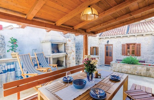 Slano House | Cozy home in Slano with WiFi
